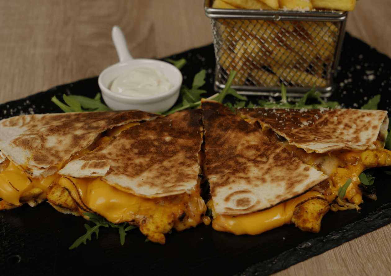 Quesadilla de pui .