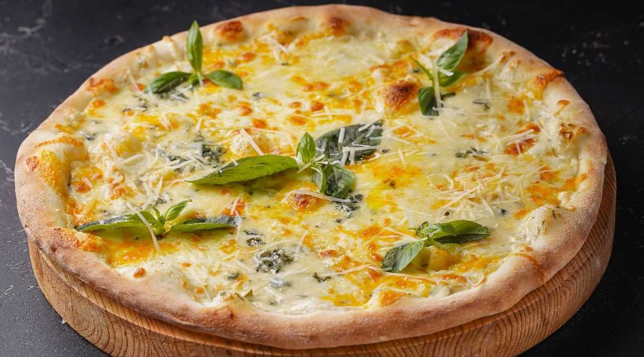 Cheese Queen pizza