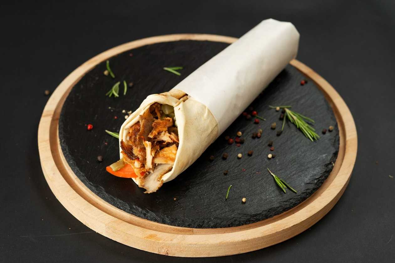 Shaorma mixta de vita, curcan si pui la Lipie