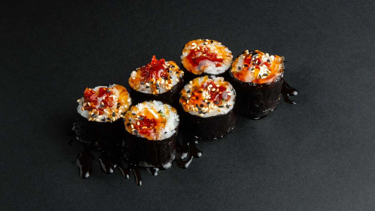 Sundried Tomato Futomaki (Vegan) Roll
