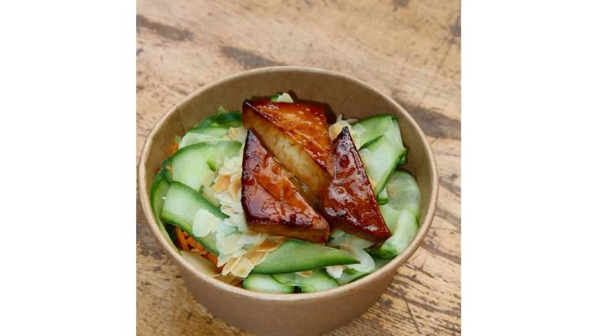 Sałatka z tofu wege