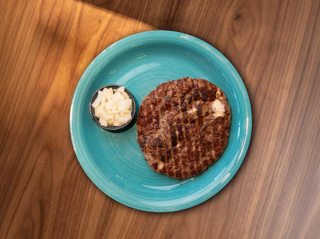 Stuffed beef patty with two types of cheese