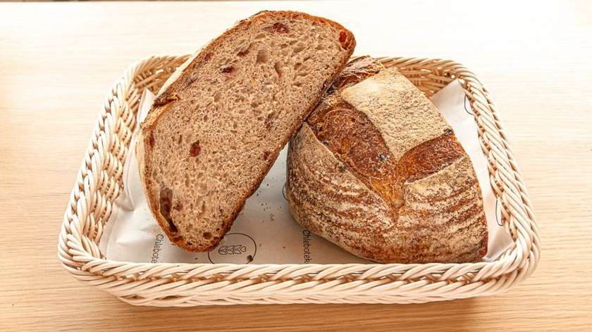 Chleb pszenny z żurawiną