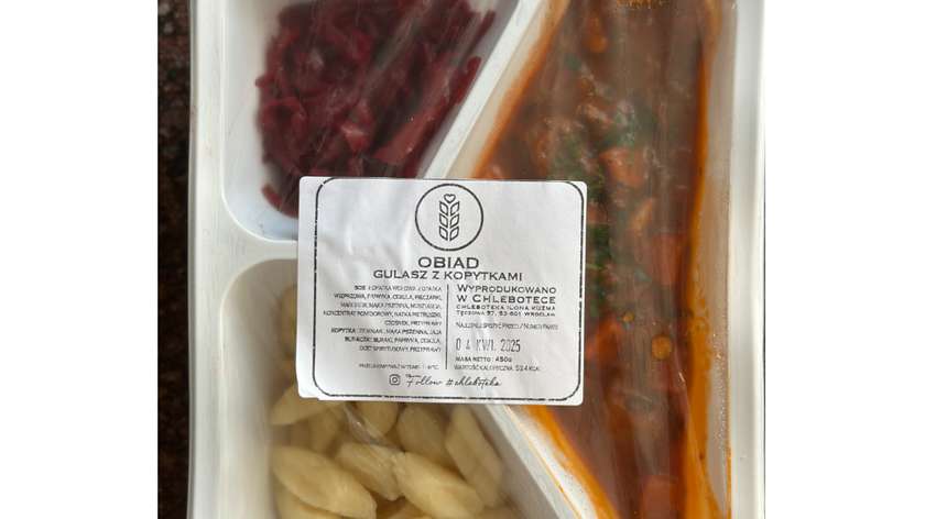 Obiad gulasz z kopytkami