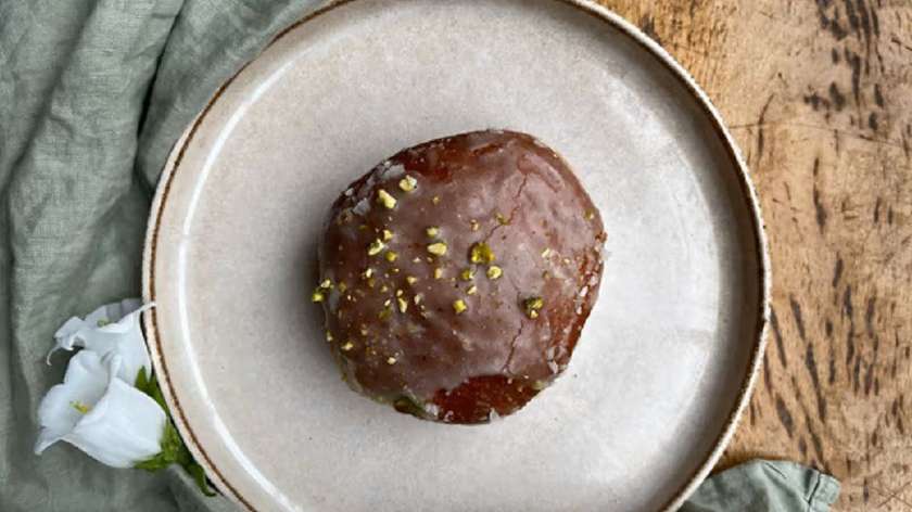 donut with pistachio