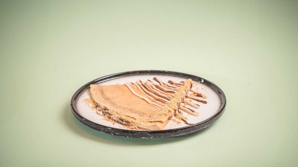 Black `N` White Biscuit Crepe