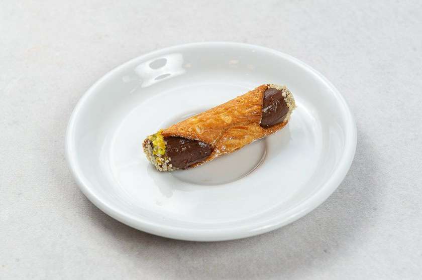 Małe cannoli czekoladowe