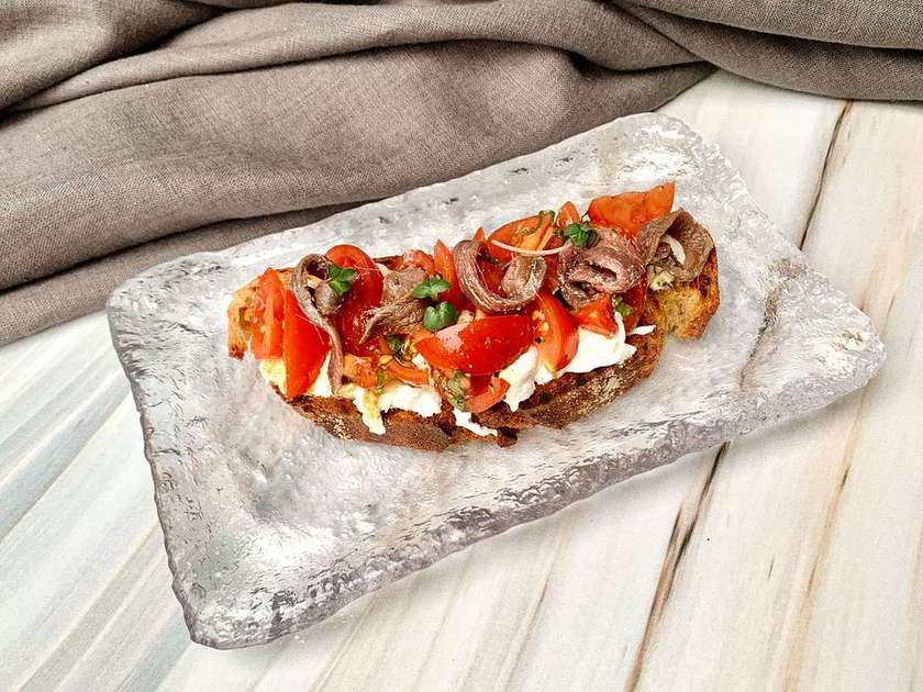 Bruschetta with anchovy and tomatoes
