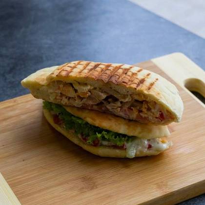 Піта Сирна з яловичиною (біла)