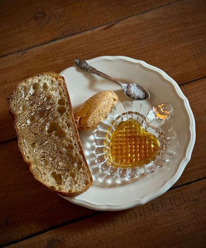 "amber" oil with smoked honey