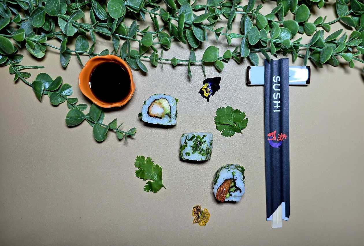 Green Roll Tempura (4 or 8 pieces)