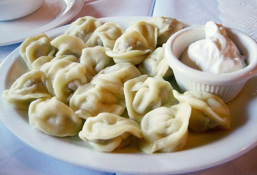 Pielmeni (Dumplings with Pork) 16pcs