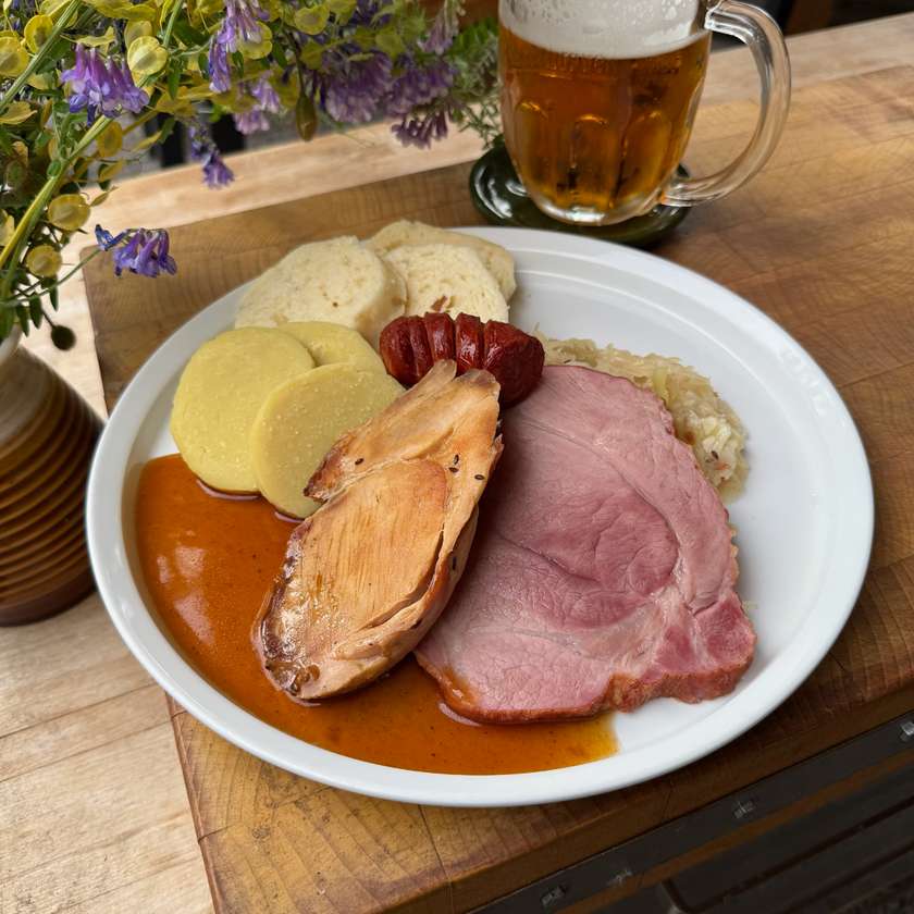 Old Bohemian plate (smoked pork shoulder, roast pork, sausage, cabbage), assorted dumplings