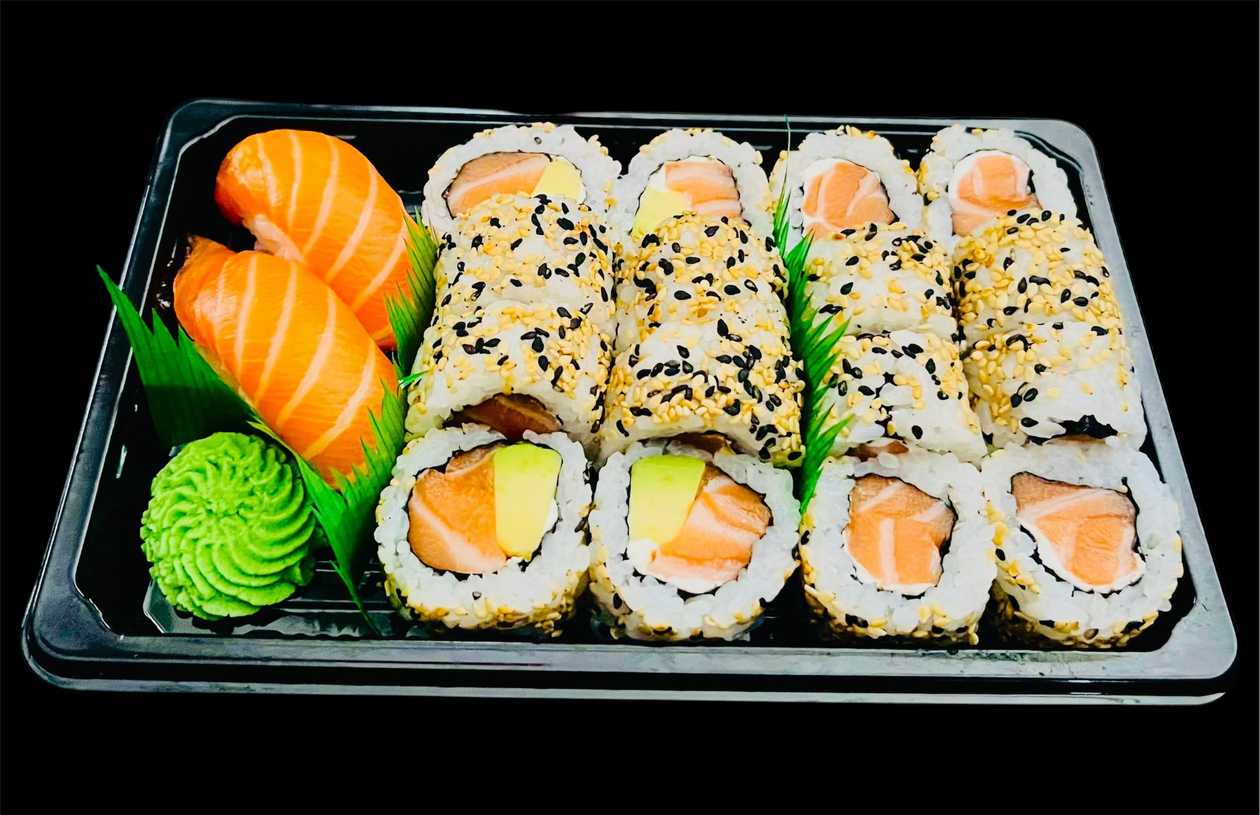 Menu 9 Salmon Lover’s 18 Pieces