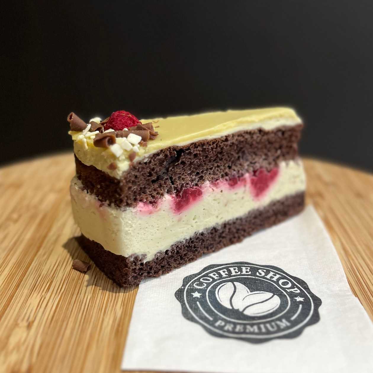 Pistachio-Raspberry Cake