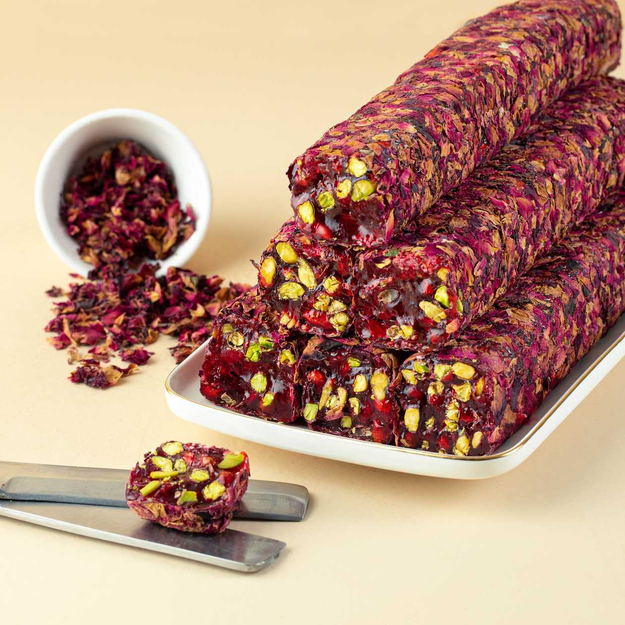 VIP Antep Fıstıqlı Güllü Lokum / VIP Traditional Delight with Pistachio Rose