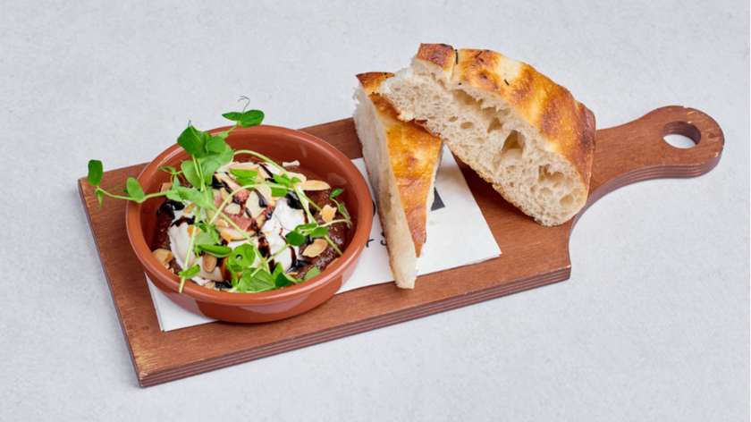 FIG CHUTNEY BURRATA