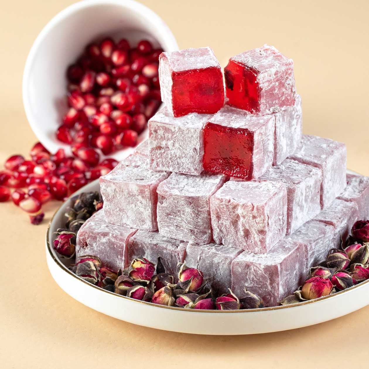 Narlı Zirincli Lokum / Traditional Delight with Pomegranate Barberry