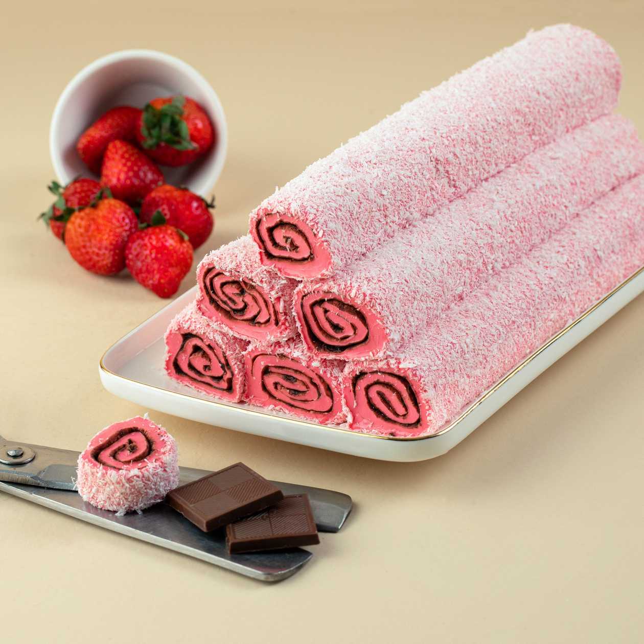 Sultan Çiyələkli Şokoladlı Sarma / Sultan Wrapped with Strawberry Chocolate