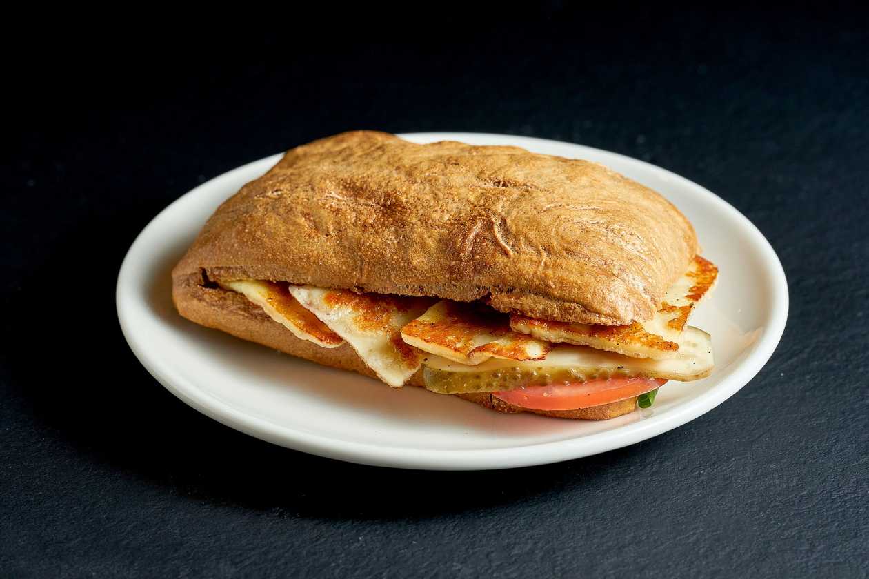 Lountza halloumi