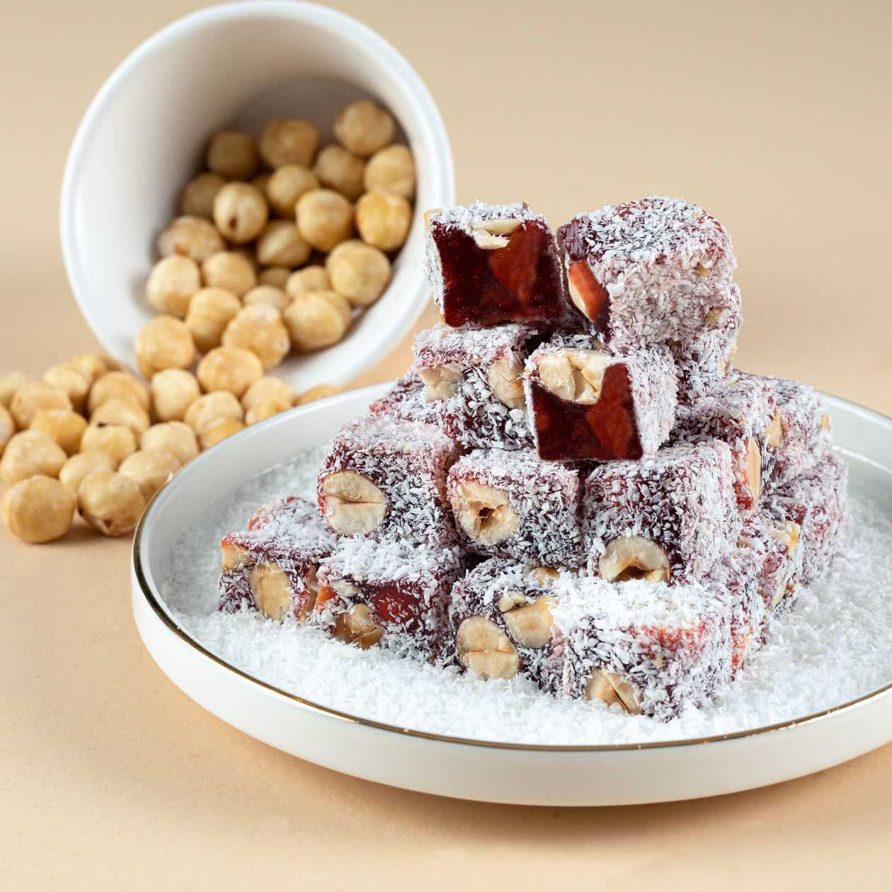 Fındıqlı Orman Meyvəli Lokum / Traditional Delight with Hazelnut Forest Fruit