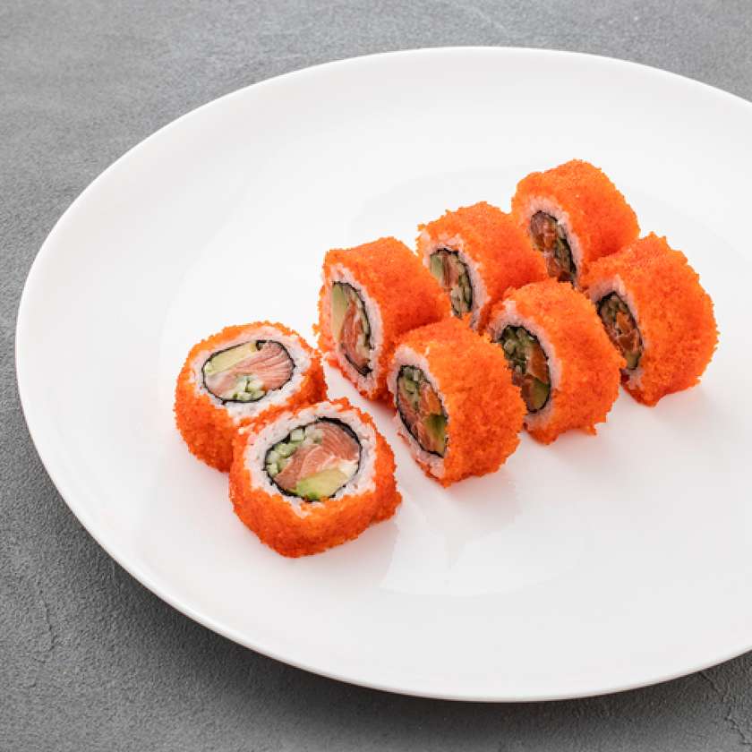 California z łososiem w tobiko