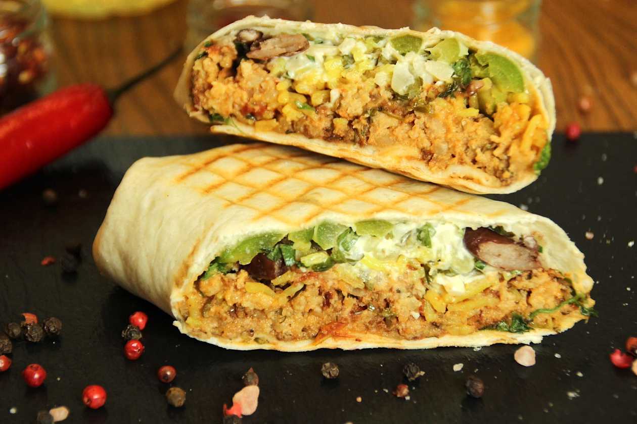 Burrito cu chiftele din pui