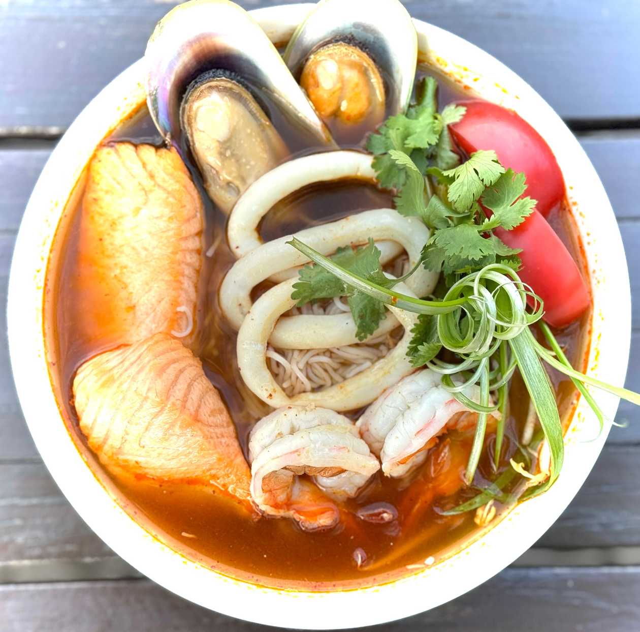 Zupa bún seafood
