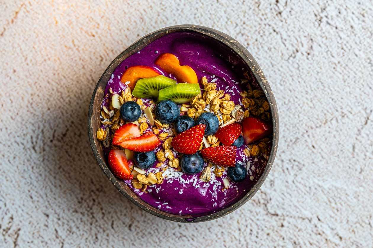 Purple smoothie bowl