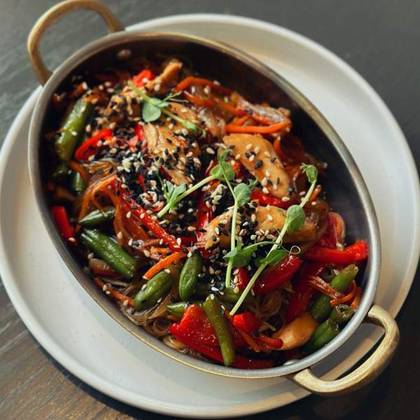 Glass noodles with vegetables and chicken