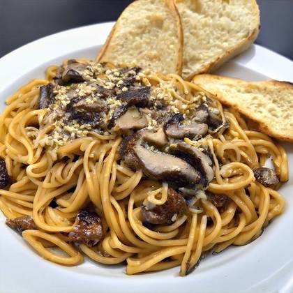 Noodles with Chicken and Mushrooms