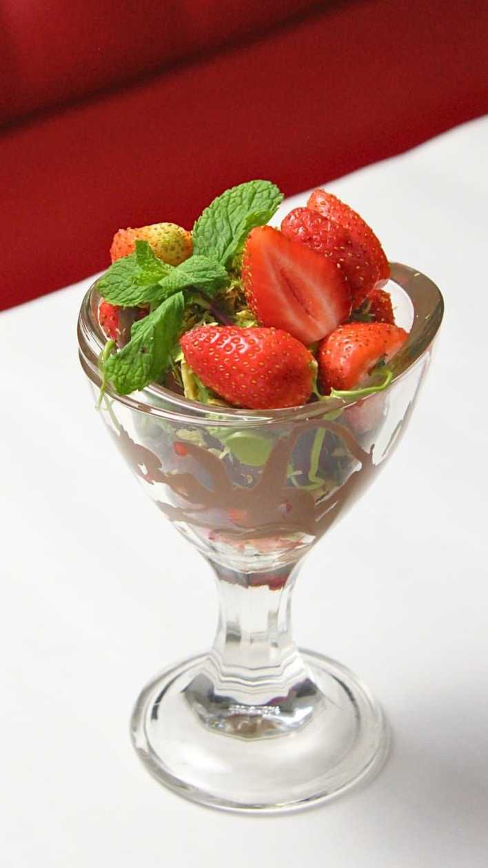 Dipped Strawberry Bowl