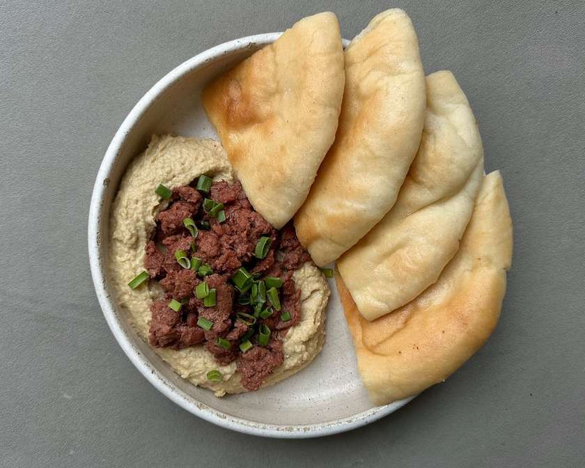 Hummus with vegan meat