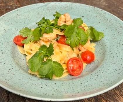 Tagliatelle "aglio olio" with shrimps