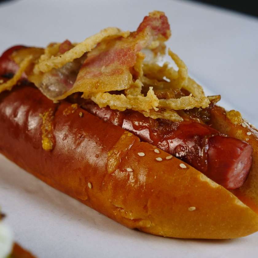 Smoky-Dogy Hot-Dog