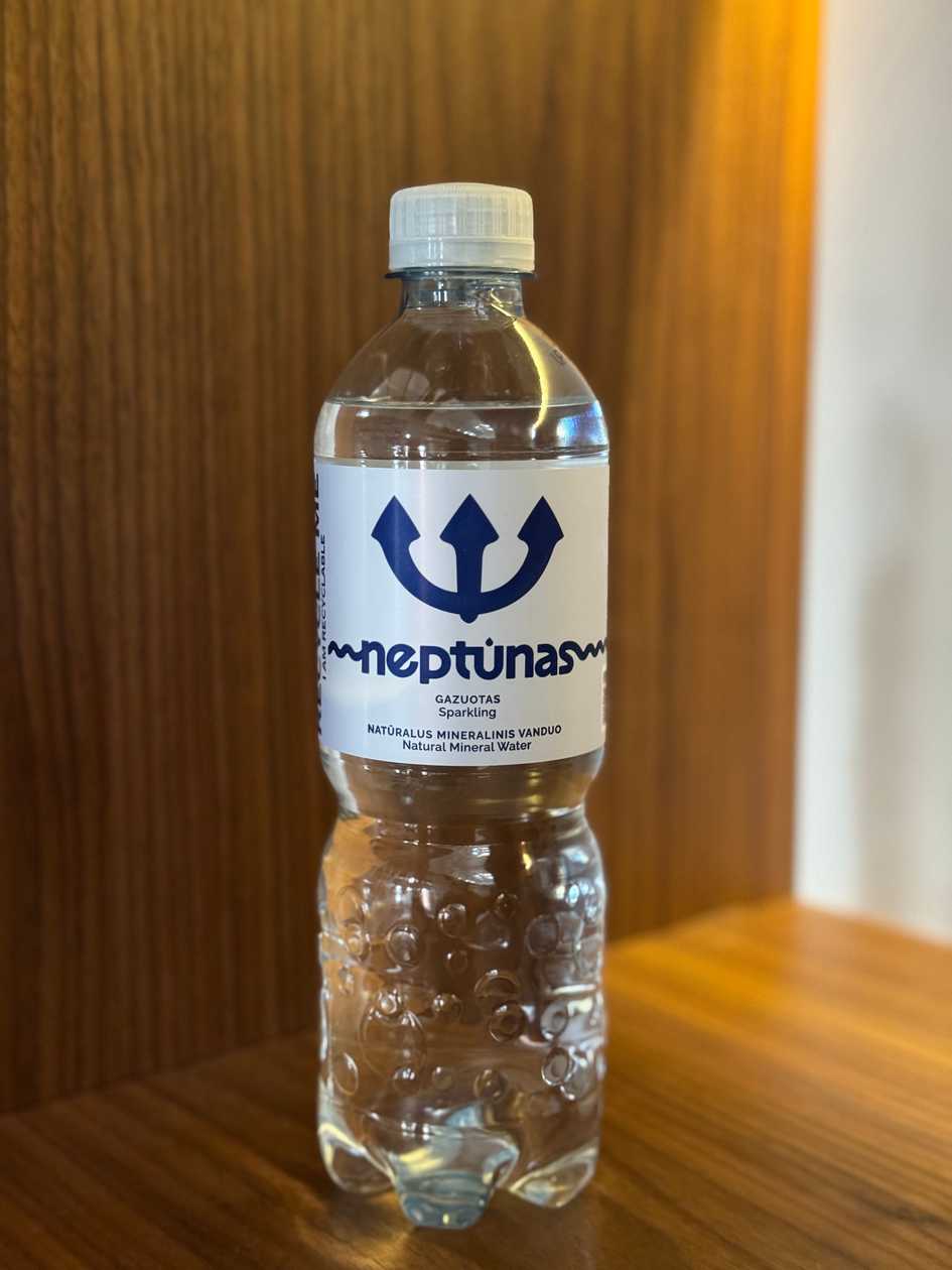 Neptunas sparkling water