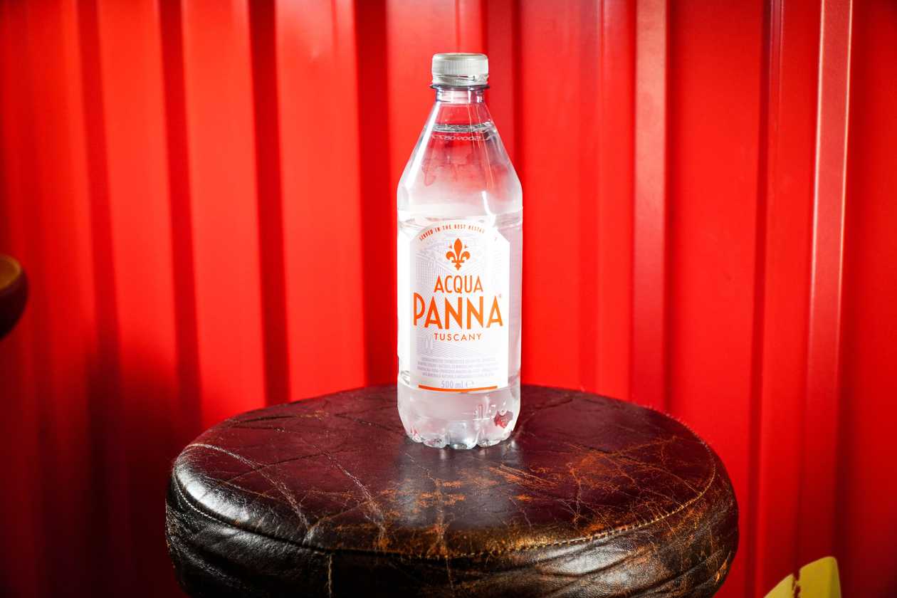 Aqua panna vesi gaasita 500 ml
