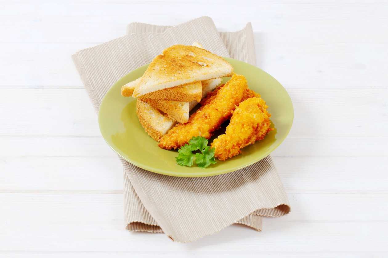 Chicken Strips With Garlic Bread