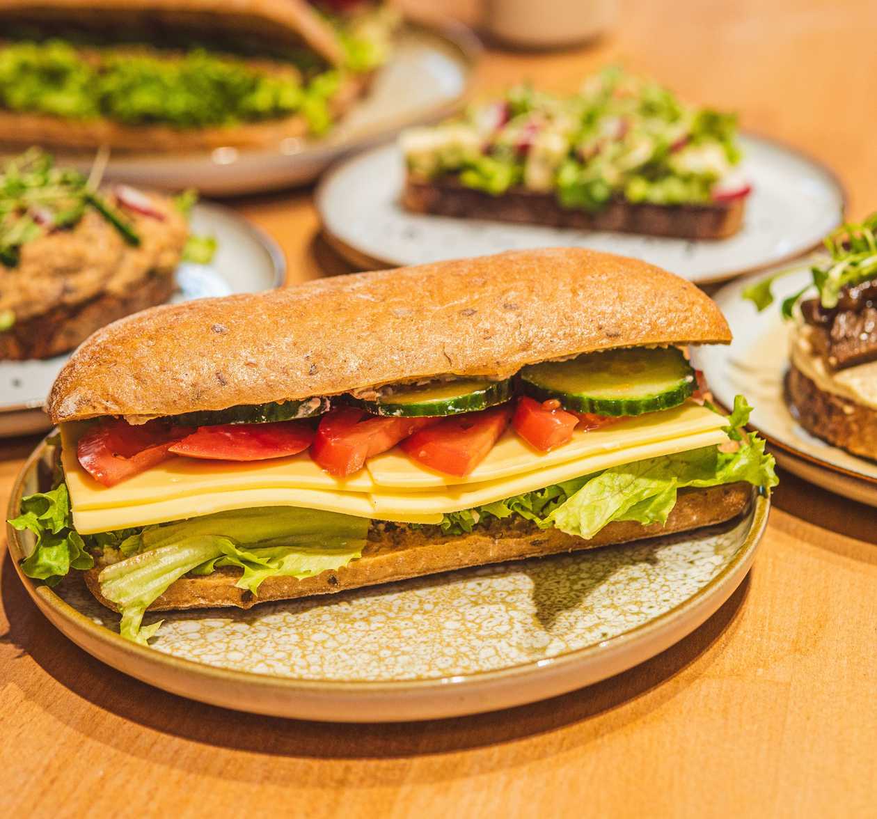 Sandwich cu „șuncă"