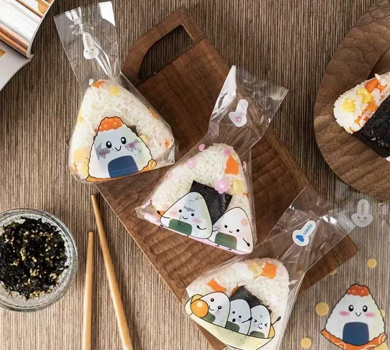 Q1 Onigiri Frango (1peça)