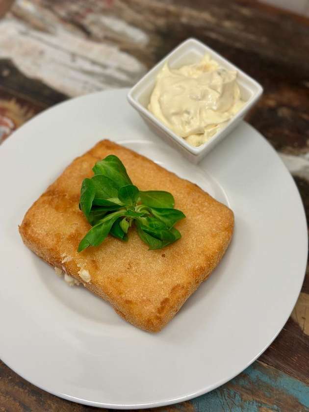 Smažená gouda s domácí tatarskou omáčkou