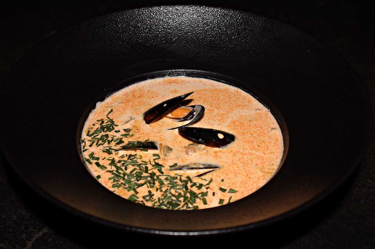 Tom yam ar jūras veltēm ( āsa, pikantā)