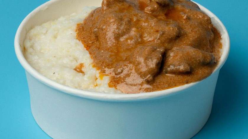 Traditional cornmeal  with beef +walnuts sous