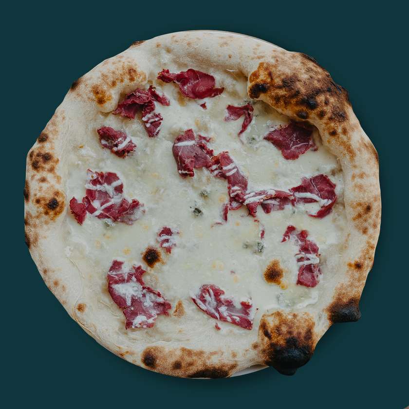 Pizza beef gorgonzola