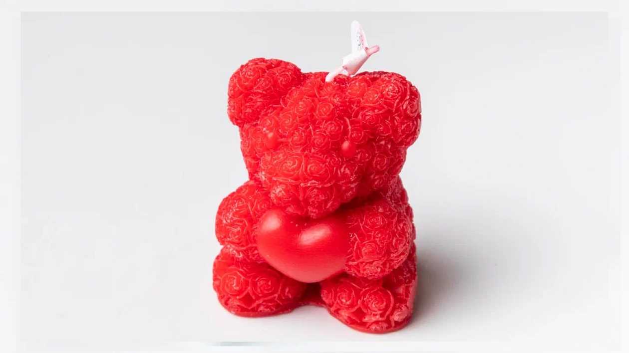 Bear-scented candle