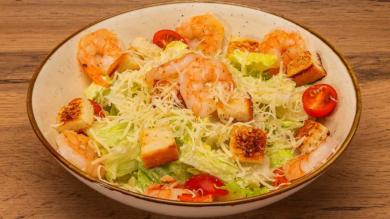 Цезарь салат с креветками