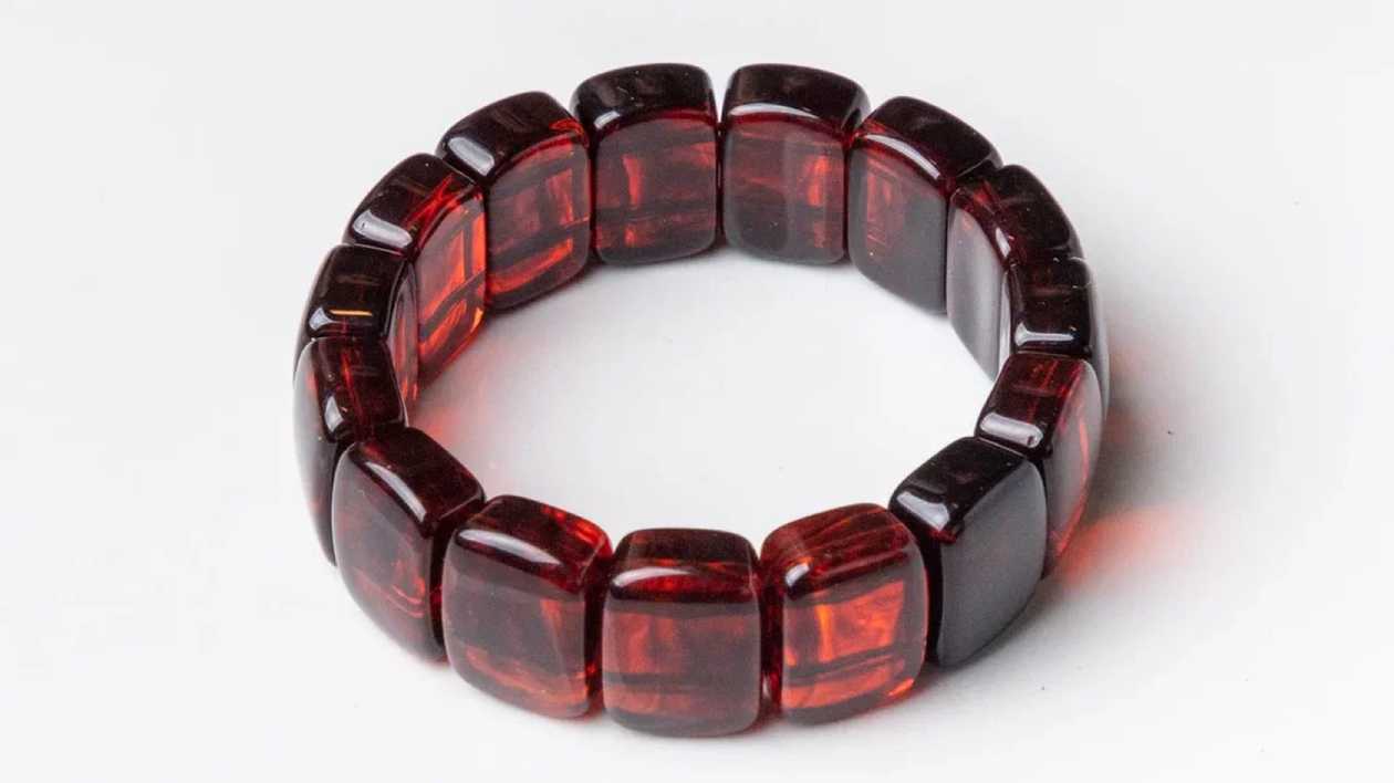 Red Amber Bracelet - Unisex
