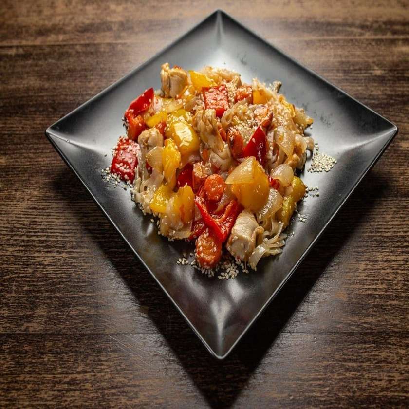 Pui Chinezesc cu 4 Legume