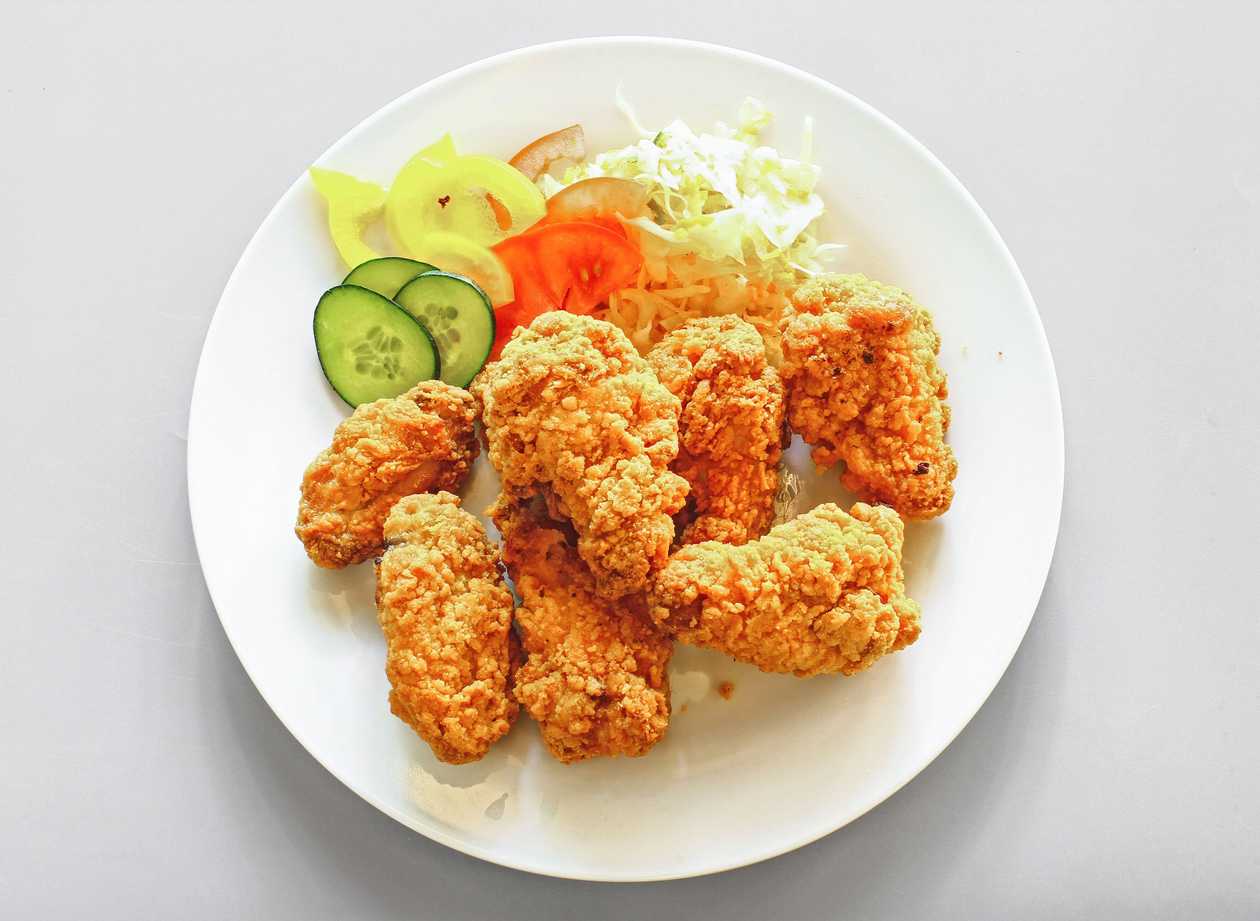 9 Pcs - 6 Wraps Wings & 3 Strips