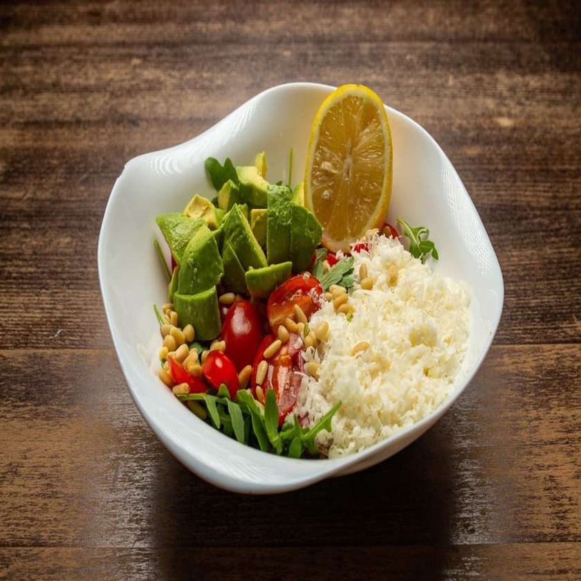 Salata cu Rucola si Avocado